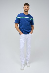 T-SHIRT AZUL COM RISCAS