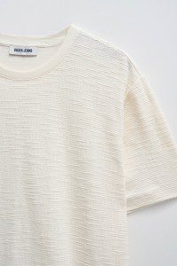 T-SHIRT WITH TEXTURE