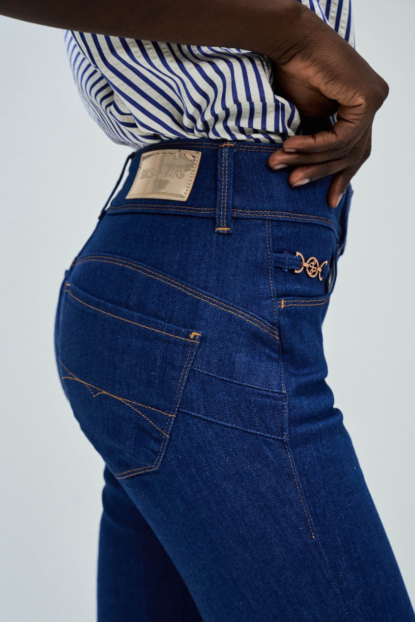 JEANS SECRET PUSH IN BOOTCUT COM DETALHES DOURADOS