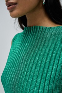 PLEATED TOP WITH METALLIC YARN