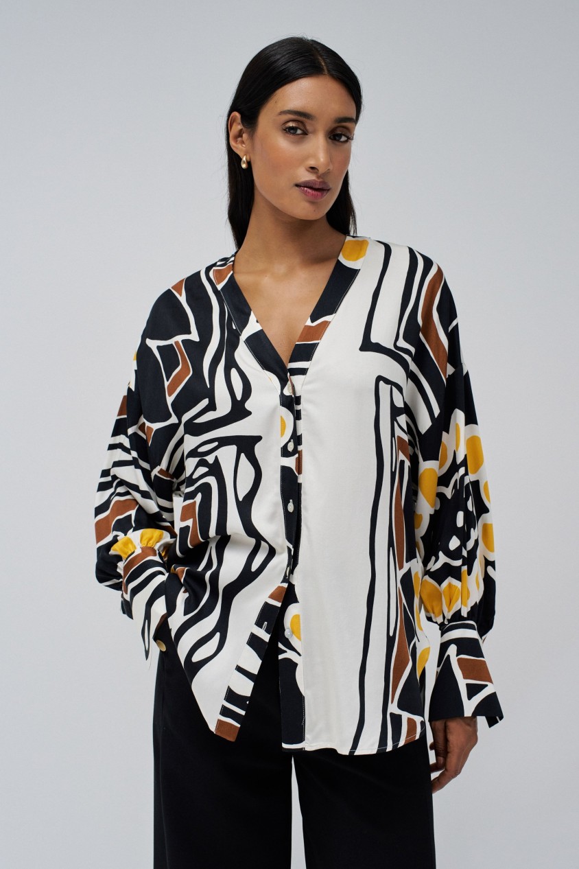 CAMISA OVERSIZE CON ESTAMPADO COLORIDO