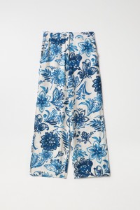 PANTALONES RECTOS CON ESTAMPADO FLORAL