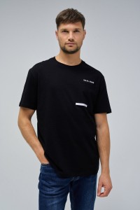 T-SHIRT WITH BRANDING AND GRAPHIC DETAILS