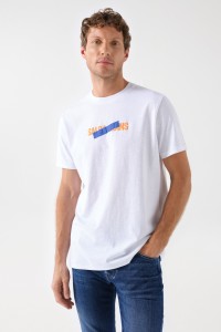 T-SHIRT DE ALGODO COM BRANDING