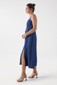 MIDI-KLEID AUS LIGHTDENIM MIT KNPFEN