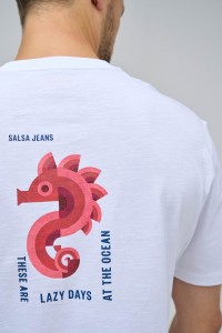 T-SHIRT DE ALGODO COM ESTAMPADO E BRANDING