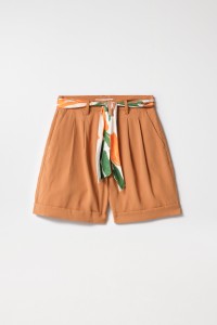 SHORTS WITH DARTS AND PATTERNED BELT