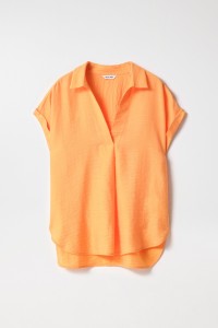 BLUSA CON PLIEGUE EN EL ESCOTE