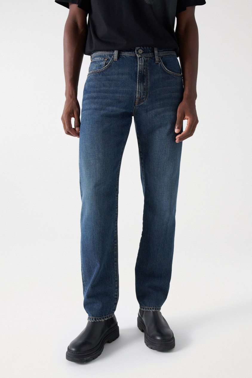 STRAIGHT LEG JEANS