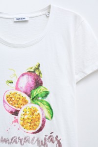 T-SHIRT MIT PRINT