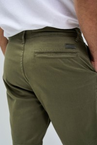 SHORT CHINO