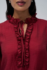 BLOUSE WITH FRILLS