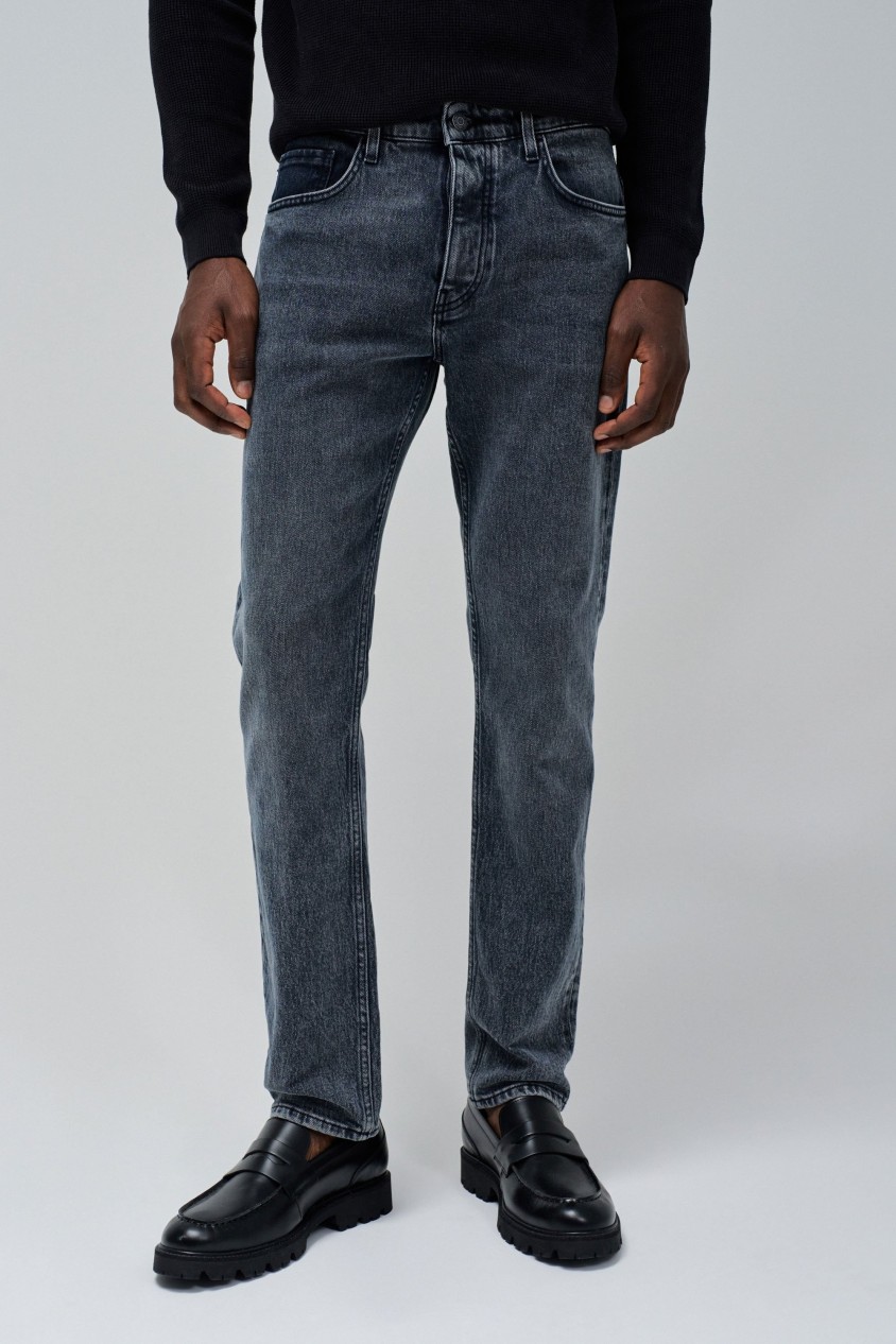 SLIM FIT JEANS WITH VINTAGE WASH