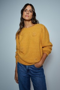 KNIT SWEATER WITH FLOWERS