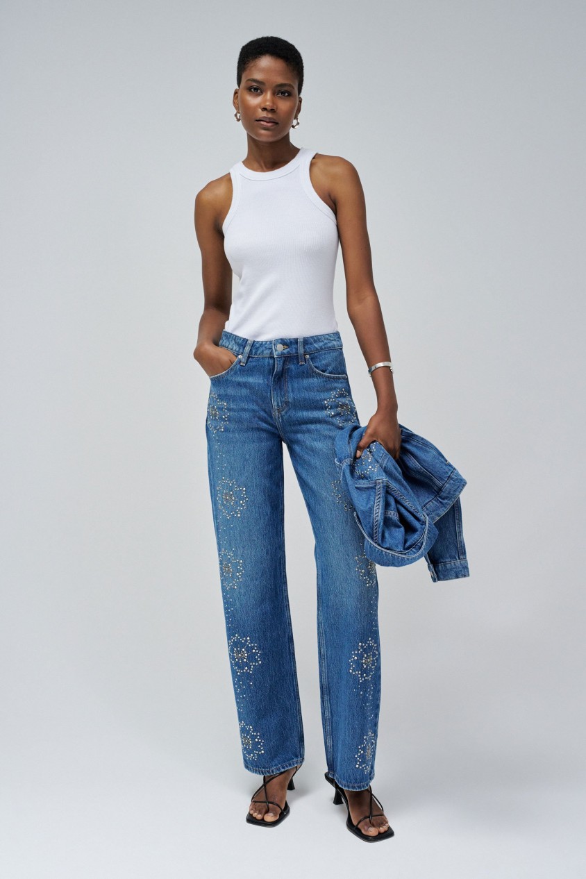 JEANS TRUE STRAIGHT WITH APPLICATIONS