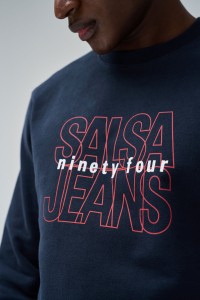 SWEATSHIRT MIT BRANDING