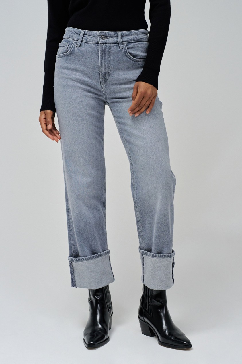 TRUE STRAIGHT JEANS WITH CUFF