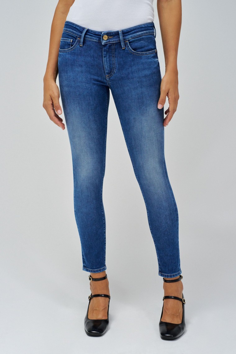 VAQUEROS WONDER PUSH UP CROPPED SKINNY